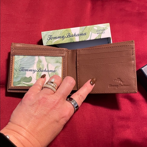 Tommy Bahama Tan Woven Leather Wallet - Picture 3 of 4